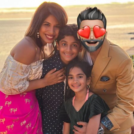 Sheena Melwani Husband, Dinesh Melwani, took pictures with his wife and children.